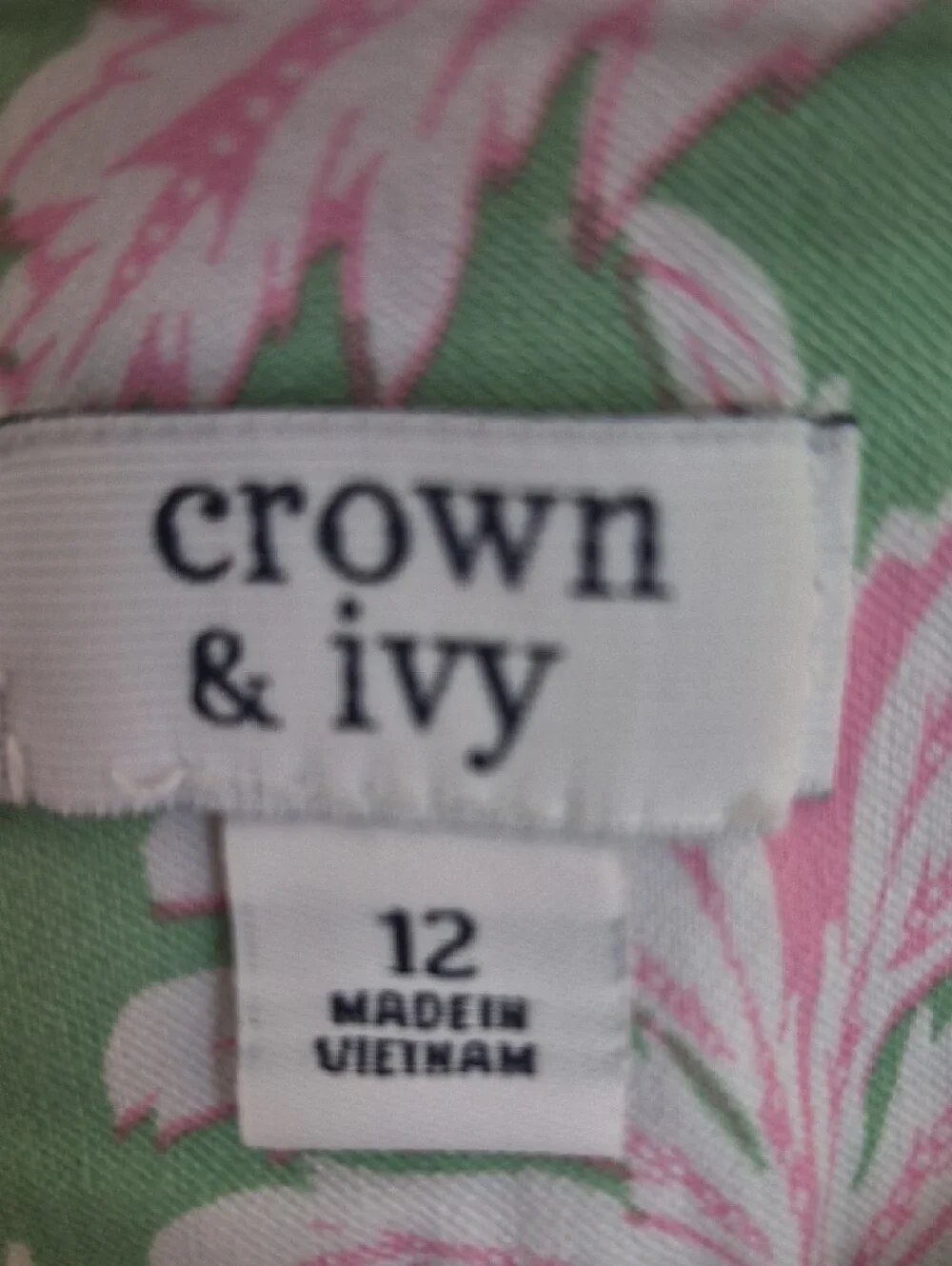 crown & ivy playful pineapple